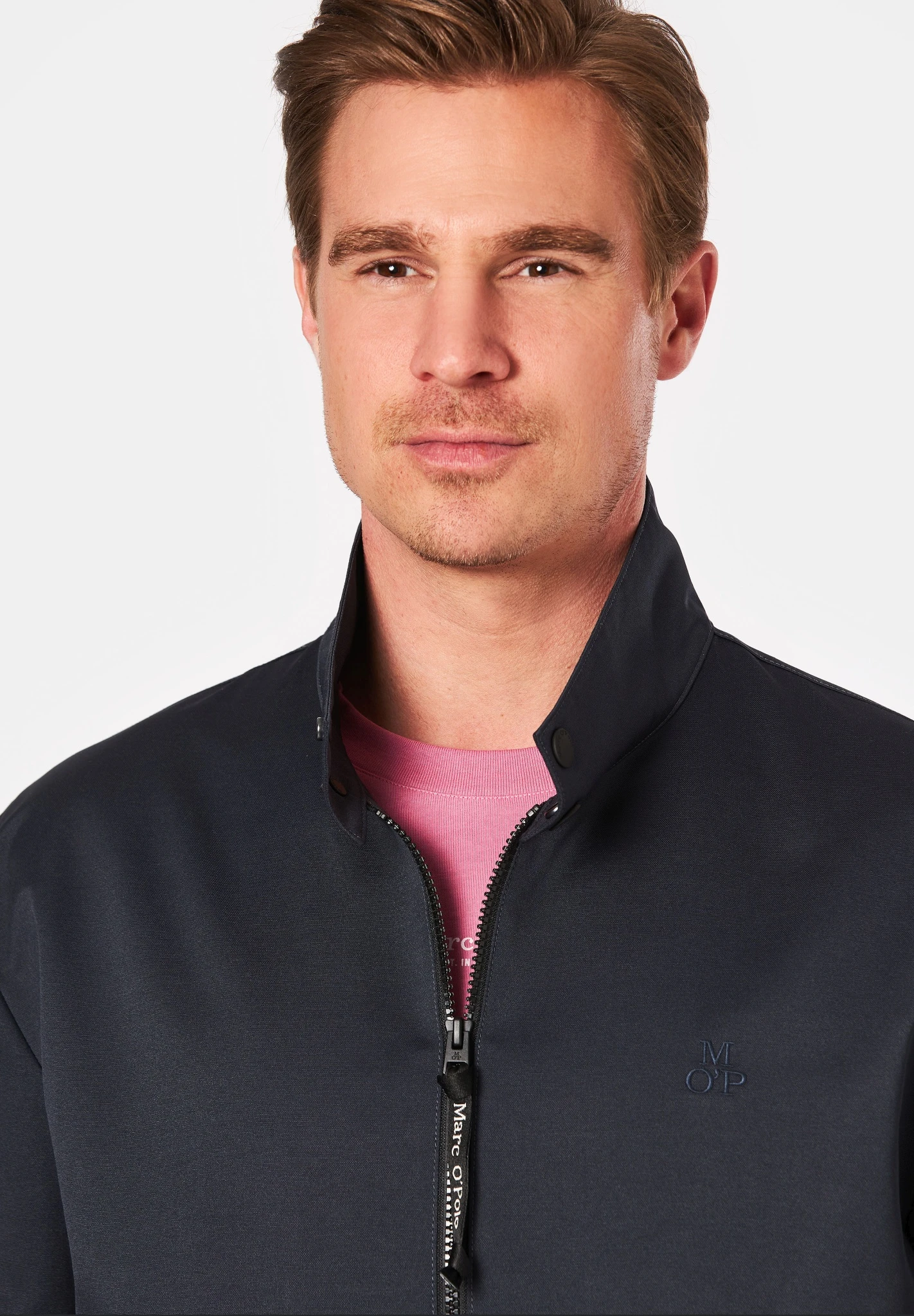 Marc O'Polo Marc O´Polo BLOUSON-JACKE REGULAR MIT STEHKRAGEN 10713186 2 Marc O'Polo Marc O´Polo BLOUSON-JACKE REGULAR MIT STEHKRAGEN 10713186 – Bild 2
