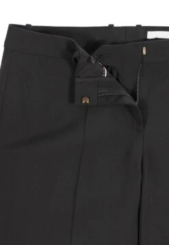 Boss Black REGULAR-FIT HOSE 10462095 -Woehrl Populaire Boutique 50291861 001 240 ZA B2C SHO 05 valid until 2095122