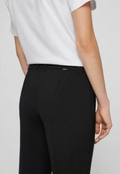 Boss Black REGULAR-FIT HOSE 10462095 -Woehrl Populaire Boutique 50291861 001 340 ZA B2C SHO 05 valid until 2025127