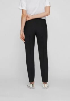 Boss Black REGULAR-FIT HOSE 10462095 -Woehrl Populaire Boutique 50291861 001 360 ZA B2C SHO 05 valid until 2025127