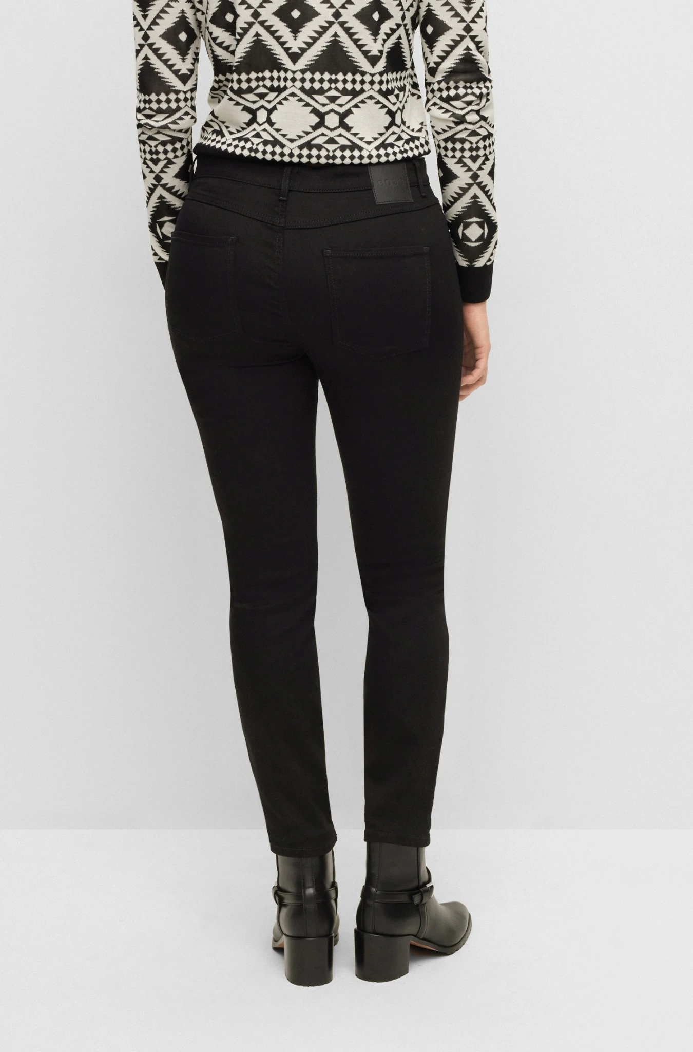 Boss SLIM-FIT JEANS SLIM CROP 4.0 AUS STAY BLACK-SUPER-STRETCH-DENIM 10664246 14 Boss SLIM-FIT JEANS SLIM CROP 4.0 AUS STAY BLACK-SUPER-STRETCH-DENIM 10664246 – Bild 14