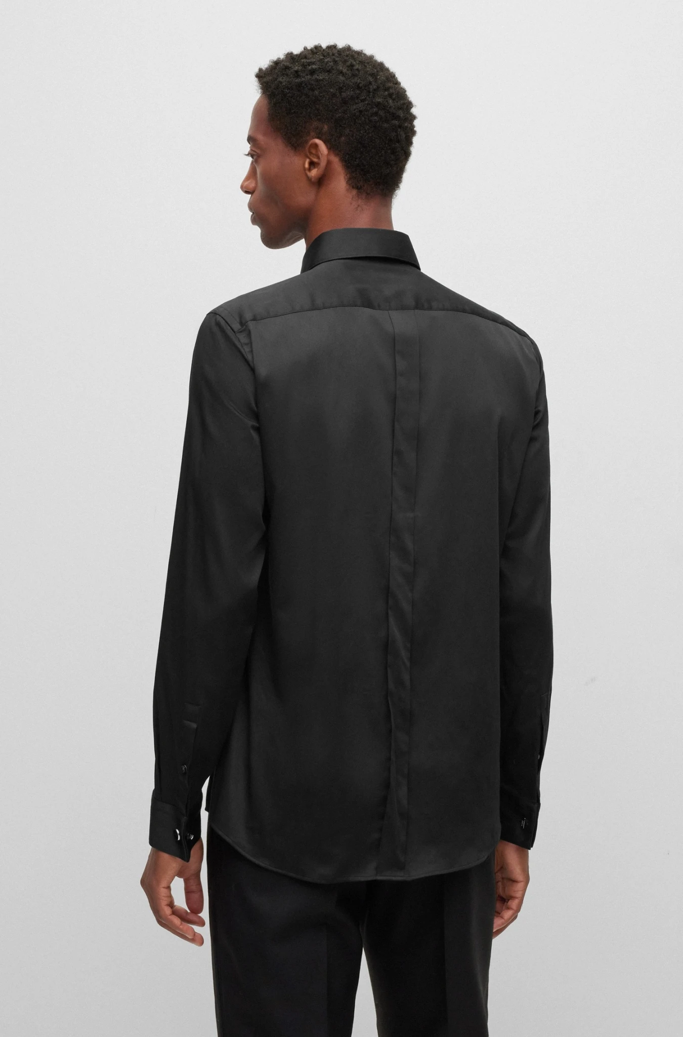 Boss SLIM-FIT SMOKINGHEMD AUS ITALIENISCHER STRETCH-BAUMWOLLE 10677409 4 Boss SLIM-FIT SMOKINGHEMD AUS ITALIENISCHER STRETCH-BAUMWOLLE 10677409 – Bild 4