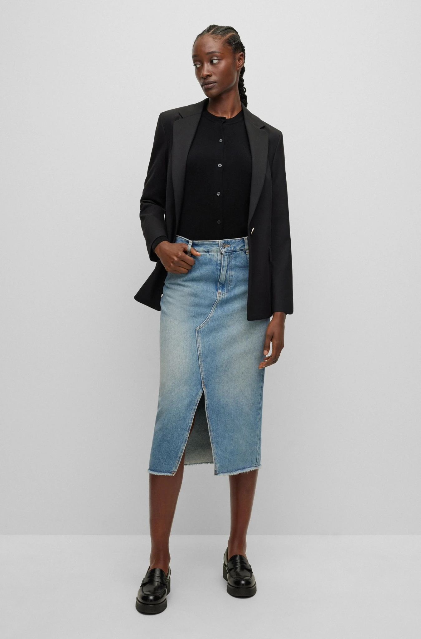 Boss CARDIGAN Fadenasis AUS SCHURWOLLE MIT RUNDHALSAUSSCHNITT UND KNOPFLEISTE 10663774 2 Boss CARDIGAN Fadenasis AUS SCHURWOLLE MIT RUNDHALSAUSSCHNITT UND KNOPFLEISTE 10663774 – Bild 2