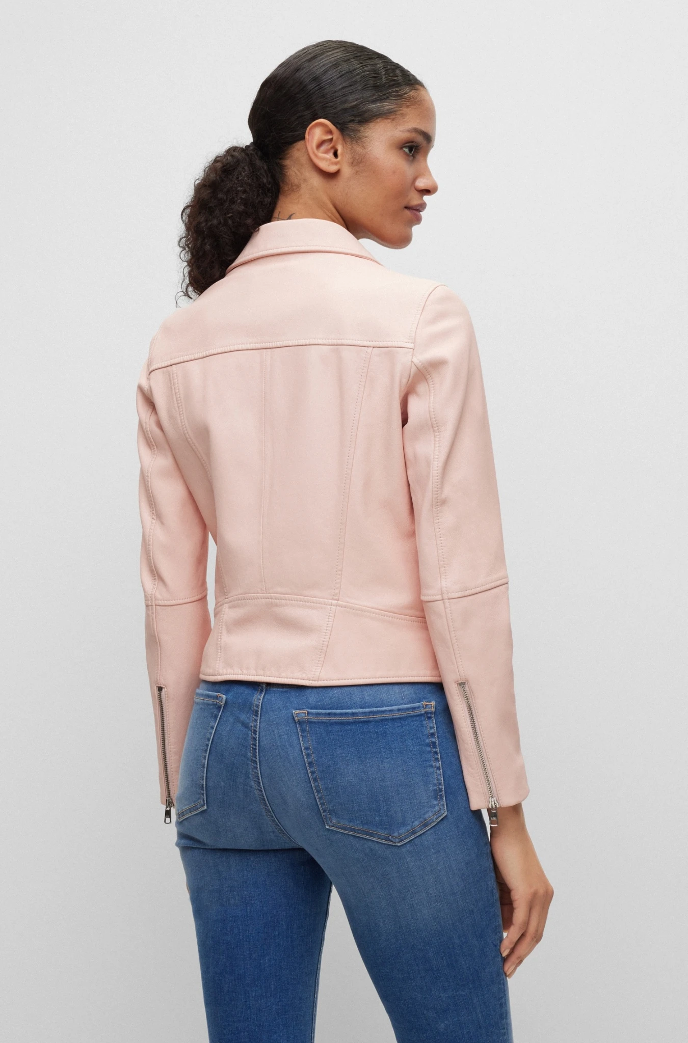 Boss Slim-Fit Lederjacke Mit Asymmetrischem Reißverschluss Auf Der Vorderseite 10680928 3 Boss Slim-Fit Lederjacke Mit Asymmetrischem Reißverschluss Auf Der Vorderseite 10680928 – Bild 3