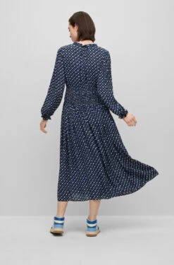 Boss Langarm-Kleid Mit Monogramm-Print Und Bindeband Am Ausschnitt 10680946 6 Boss Langarm-Kleid Mit Monogramm-Print Und Bindeband Am Ausschnitt 10680946 -Woehrl Populaire Boutique BOSS Womensw SpringSummer 23 972 50489738 3