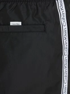 Calvin Klein Medium Badeshorts Mit Tunnelzug Logo Tape 10642238 10 Calvin Klein Medium Badeshorts Mit Tunnelzug Logo Tape 10642238 -Woehrl Populaire Boutique Calvin Klein 009999 BEH KM0KM00741BEH 5