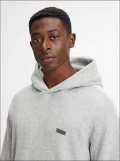 Calvin Klein Lässiger Hoodie Aus Bouclé-Fleece 10675444 5 Calvin Klein Lässiger Hoodie Aus Bouclé-Fleece 10675444 -Woehrl Populaire Boutique Calvin Klein WI2023 PKH K10K111243PKH 3