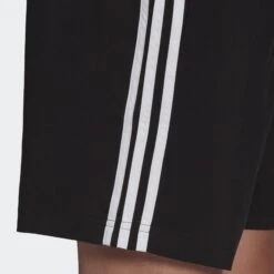 Adidas Trainingsshort 10639879 -Woehrl Populaire Boutique GL0022 APP on model detail 2 gradient