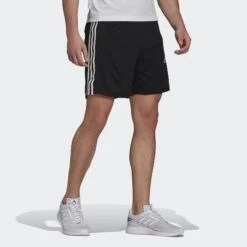 Adidas Trainingsshort 10639880 -Woehrl Populaire Boutique GM2127 APP on model walking gradient