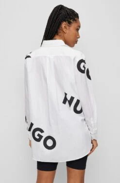 Hugo Oversized Bluse Mit Kontrast Logos 10706118 7 Hugo Oversized Bluse Mit Kontrast Logos 10706118 -Woehrl Populaire Boutique HUGO Womensw Fall 23 100 50496410 4