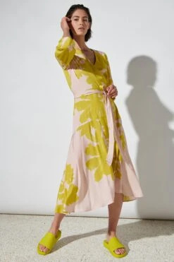 Luisa Cerano Wickelkleid Mit Blossom-Print 10690442 -Woehrl Populaire Boutique Luisa Cerano FS 2023 VKP2 4215 7784213507 4215 2