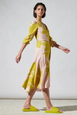 Luisa Cerano Wickelkleid Mit Blossom-Print 10690442 -Woehrl Populaire Boutique Luisa Cerano FS 2023 VKP2 4215 7784213507 4215 3