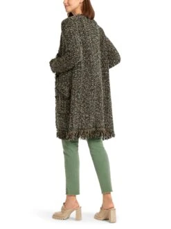 Marc Cain Cardigan Mit Fransen Knitted In Germany 10681130 8 Marc Cain Cardigan Mit Fransen Knitted In Germany 10681130 -Woehrl Populaire Boutique Marc Cain Co FrhjahrSommer 2023 900 UC3909M05 3