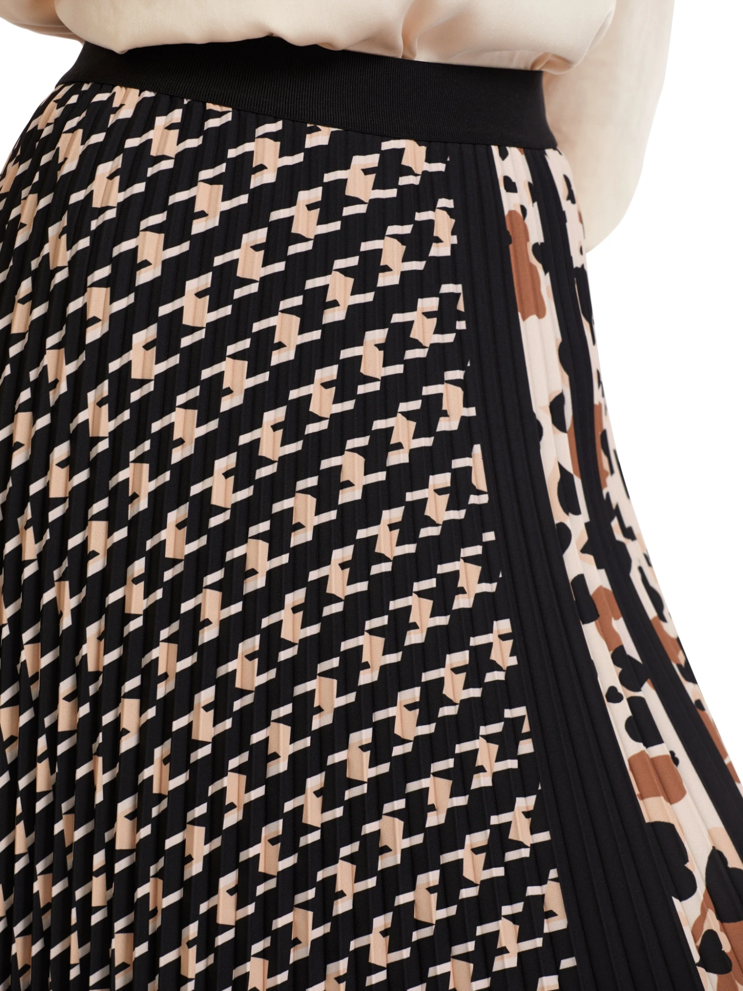 Marc Cain Plisseerock Im Mustermix 10681142 4 Marc Cain Plisseerock Im Mustermix 10681142 – Bild 4