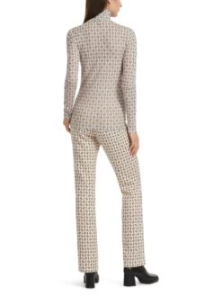 Marc Cain Figurnahes Rollkragen T-Shirt 10725069 8 Marc Cain Figurnahes Rollkragen T-Shirt 10725069 -Woehrl Populaire Boutique Marc Cain Co HerbstWinter 2023 132 VC4812J07 3