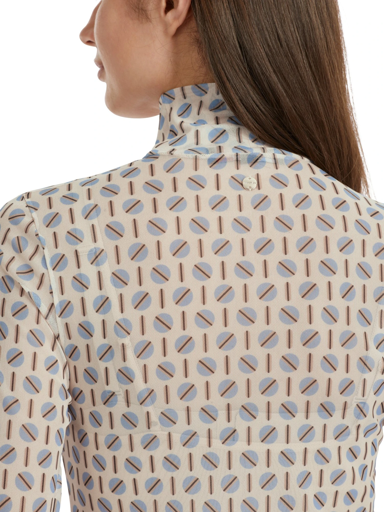 Marc Cain Figurnahes Rollkragen T-Shirt 10725069 4 Marc Cain Figurnahes Rollkragen T-Shirt 10725069 – Bild 4