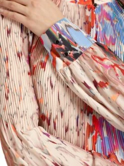 Marc Cain Plissiertes Kleid Rethink Together 10725081 11 Marc Cain Plissiertes Kleid Rethink Together 10725081 -Woehrl Populaire Boutique Marc Cain Co HerbstWinter 2023 321 VC2114W41 5