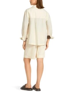 Marc Cain Feminine Bluse Rethink Together 10718617 8 Marc Cain Feminine Bluse Rethink Together 10718617 -Woehrl Populaire Boutique Marc Cain Sp FrhjahrSommer 2023 113 US5104W80 3