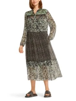 Marc Cain Langes Stufenkleid Mit Mustermix 10718615 12 Marc Cain Langes Stufenkleid Mit Mustermix 10718615 -Woehrl Populaire Boutique Marc Cain Sp FrhjahrSommer 2023 501 US2112W47 6