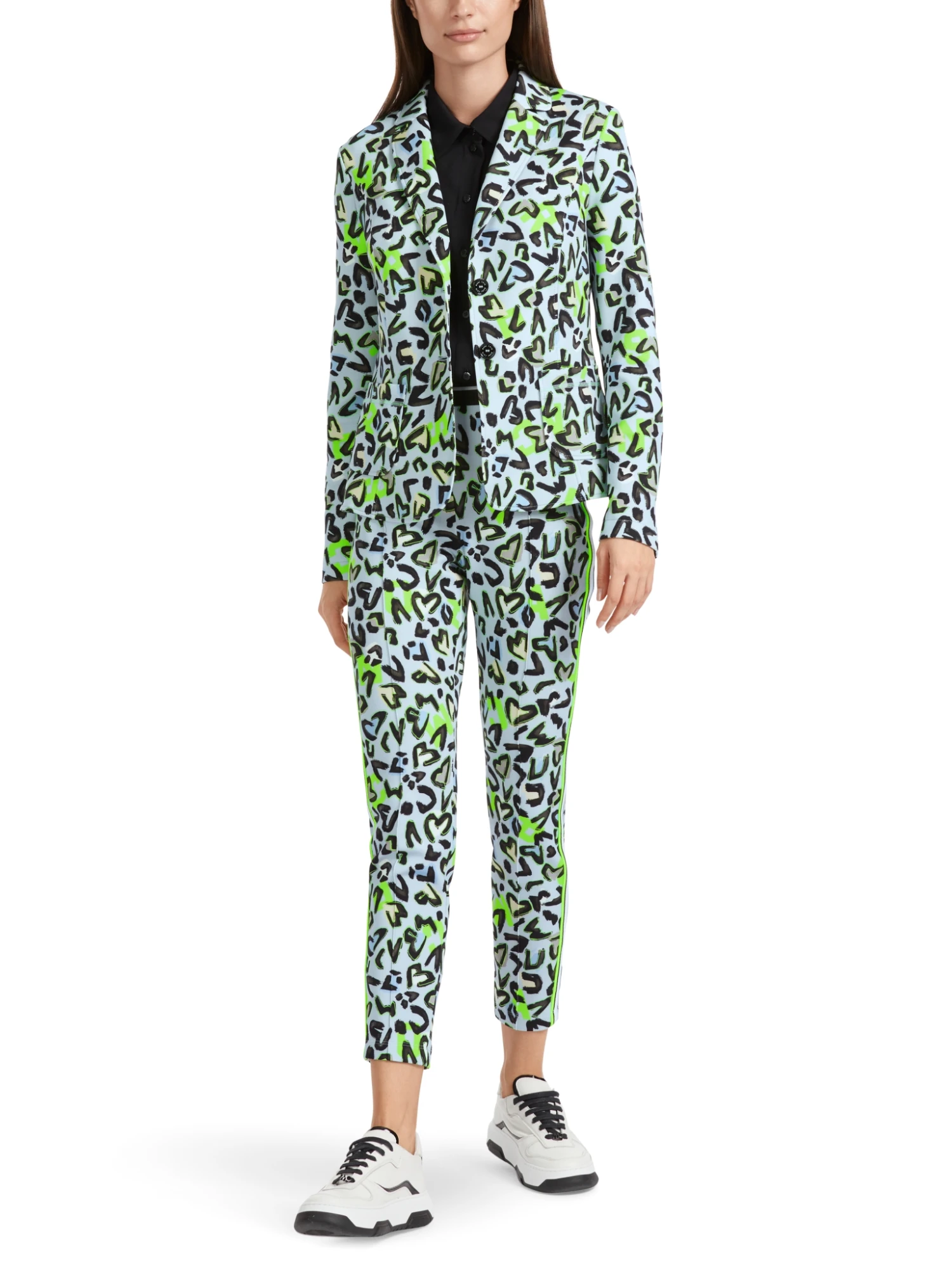 Marc Cain Taillierter Blazer Mit Allover-Print 10725385 2 Marc Cain Taillierter Blazer Mit Allover-Print 10725385 – Bild 2