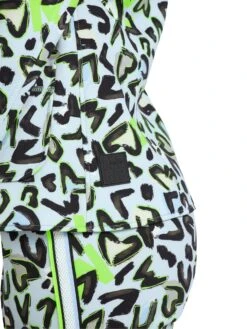 Marc Cain Taillierter Blazer Mit Allover-Print 10725385 10 Marc Cain Taillierter Blazer Mit Allover-Print 10725385 -Woehrl Populaire Boutique Marc Cain Sp HerbstWinter 2023 304 VS3408J01 4