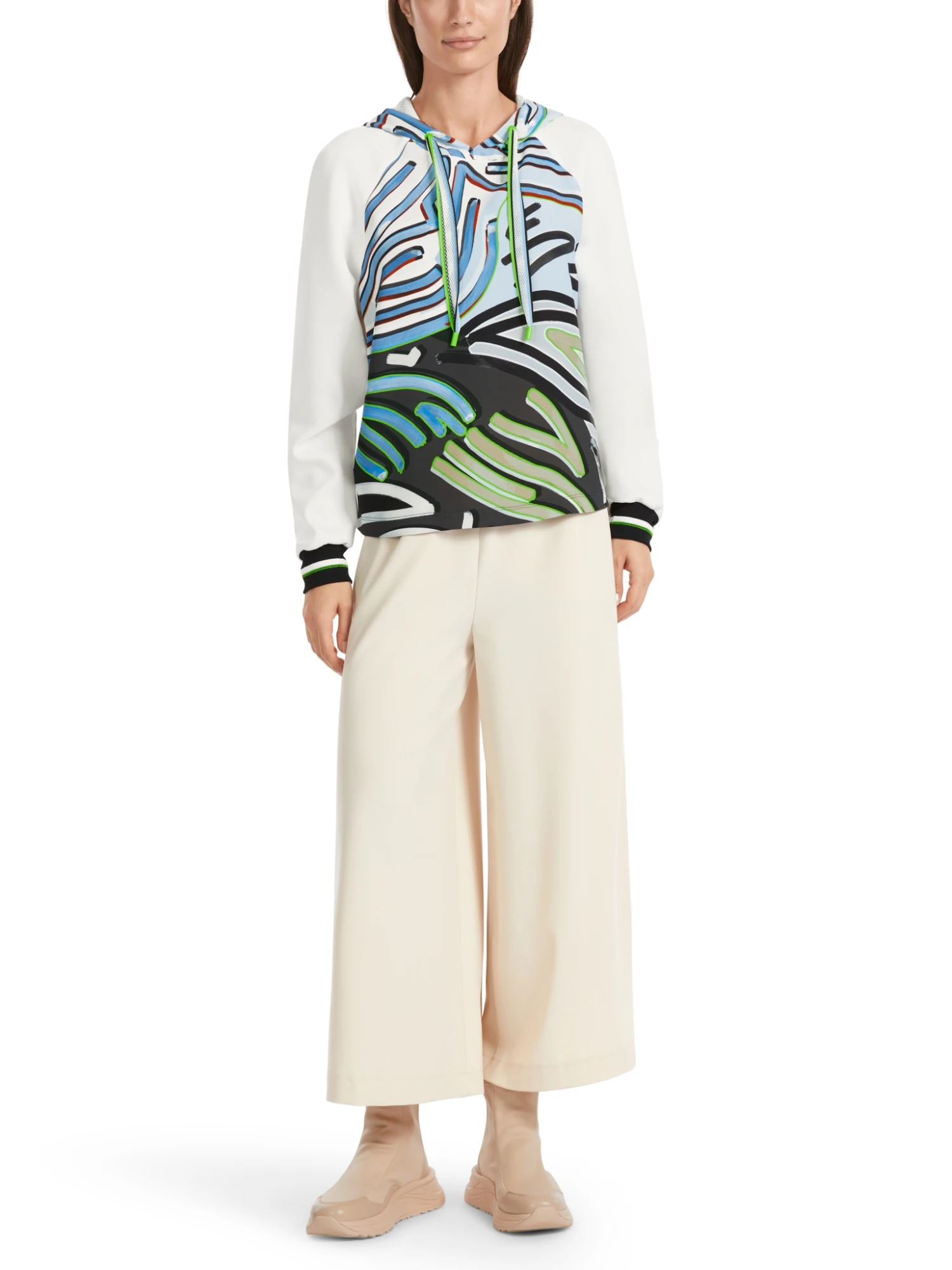 Marc Cain Sportive Bluse Aus Techno-Jersey 10725392 2 Marc Cain Sportive Bluse Aus Techno-Jersey 10725392 – Bild 2