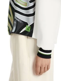 Marc Cain Sportive Bluse Aus Techno-Jersey 10725392 11 Marc Cain Sportive Bluse Aus Techno-Jersey 10725392 -Woehrl Populaire Boutique Marc Cain Sp HerbstWinter 2023 304 VS5502W01 5