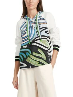 Marc Cain Sportive Bluse Aus Techno-Jersey 10725392 12 Marc Cain Sportive Bluse Aus Techno-Jersey 10725392 -Woehrl Populaire Boutique Marc Cain Sp HerbstWinter 2023 304 VS5502W01 6