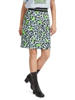 Marc Cain Schmaler Minirock Mit Graffitti-Print 10725393 -Woehrl Populaire Boutique Marc Cain Sp HerbstWinter 2023 304 VS7130J01 6