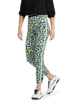 Marc Cain Schmale Hose SOFIA Mit Allover-Print 10725394 12 Marc Cain Schmale Hose SOFIA Mit Allover-Print 10725394 -Woehrl Populaire Boutique Marc Cain Sp HerbstWinter 2023 304 VS8127J01 6