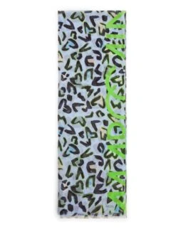 Marc Cain Schal Mit Graffitti-inspiriertem Dessin 10725395 7 Marc Cain Schal Mit Graffitti-inspiriertem Dessin 10725395 -Woehrl Populaire Boutique Marc Cain Sp HerbstWinter 2023 304 VSB407Z15 3
