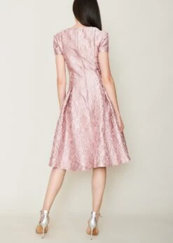 Talbot Runhof Kleid Aus Floral Sketch Jacquard, Farbe Marble Rosa 10649017 6 Talbot Runhof Kleid Aus Floral Sketch Jacquard, Farbe Marble Rosa 10649017 -Woehrl Populaire Boutique OS0055 02 Fold2 1AQ04 020 213a 2